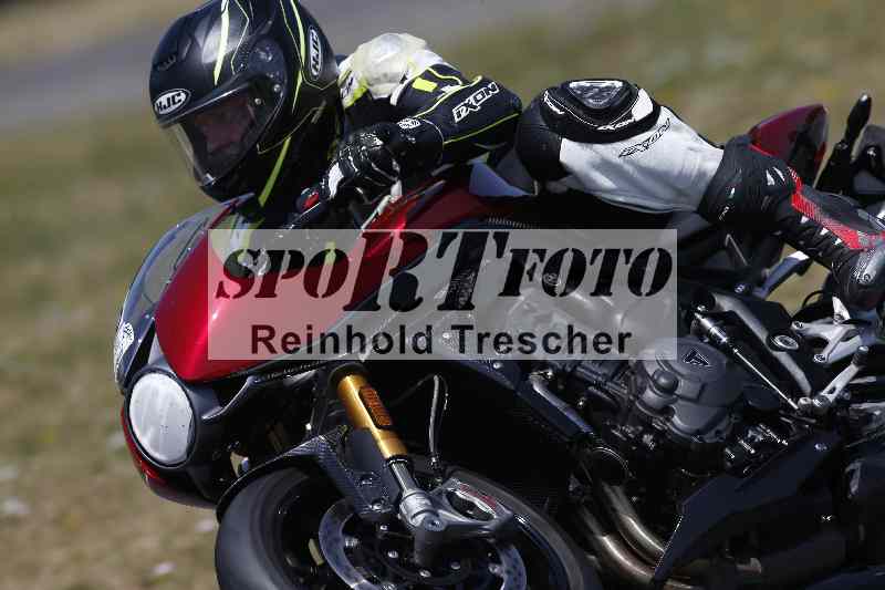 /Archiv-2023/28 05.06.2023 Moto Club Anneau du Rhin/vert-medium/6